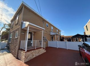 365 Grove St, Perth Amboy, NJ 08861