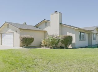 1221 Sunnyslope Rd, Hollister, CA