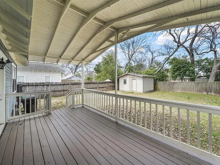 309 Pecore St — Photo 32