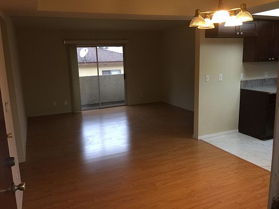 3rd image of 449 Oak St #209