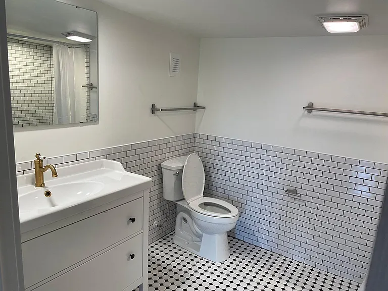 119 W Main St #L — Photo 10