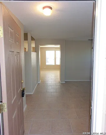 4 bed, 2.5 bath, 2430 sqft, $1,985 — Photo 2