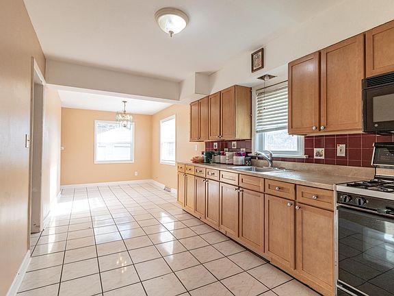 4th image of 511 S Elmwood Ave