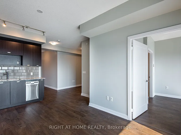 275 Village Green Sq #3225 — Photo 4