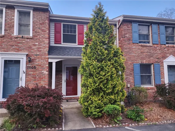 1006 Timberidge Dr, Bethel Park, PA 15102