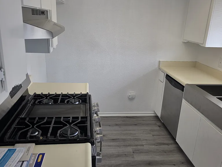 5550 Traffic Way #7 — Photo 10