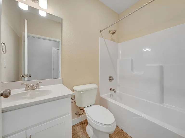 105 E Ensey St #A — Photo 12