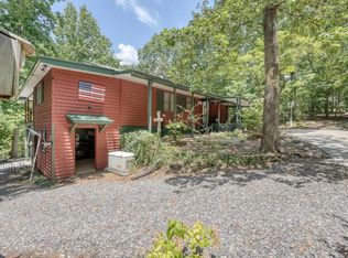 157 Deavours Ln, Cleveland, GA 30528