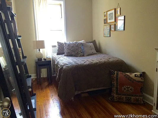 Rented by Realty 2000 Corp | media 19