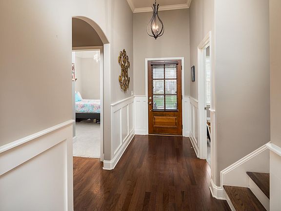 3rd image of 105 Hartley Ct
