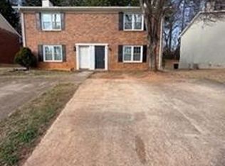 1846 Sturgeon Rd, Buford, GA 30518