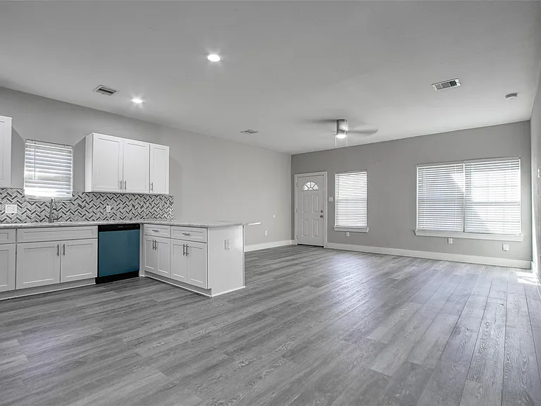 9306 Bean St #A — Photo 11