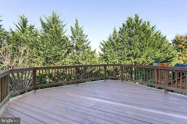 8743 Stonehouse Dr — Photo 24