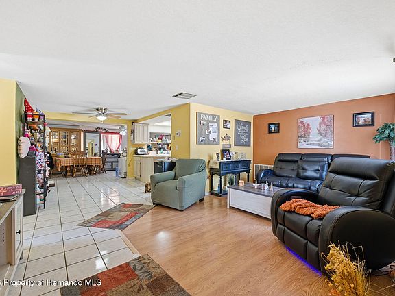 5th image of 3619 Springfield Dr