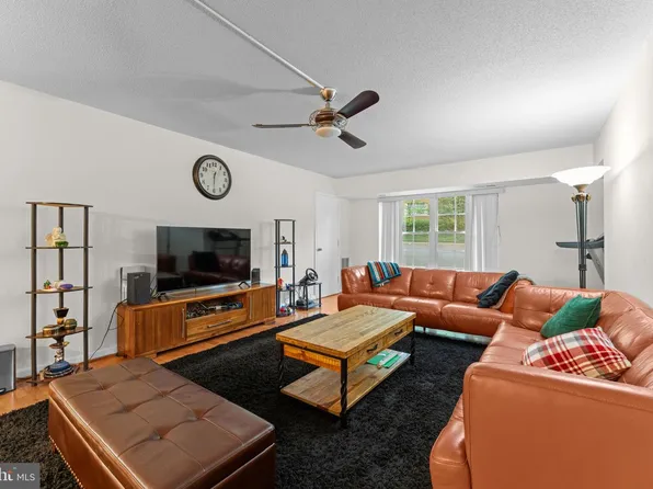 7720 Tremayne Pl APT 111, Mc Lean, VA 22102