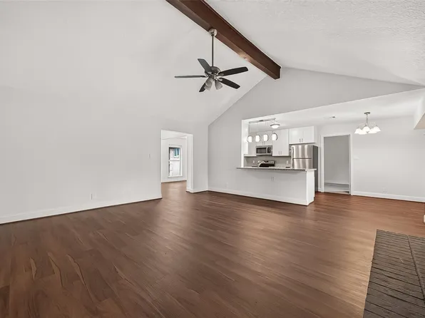 509 Southern Oaks Dr, Lake Jackson, TX 77566