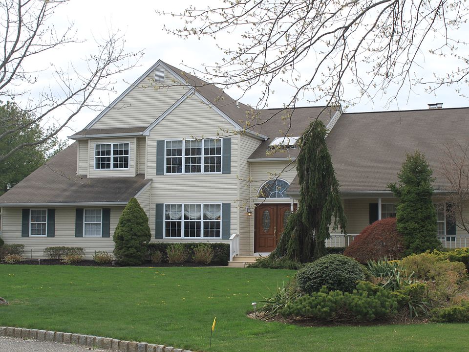 1st image of 24 Gregory Ct