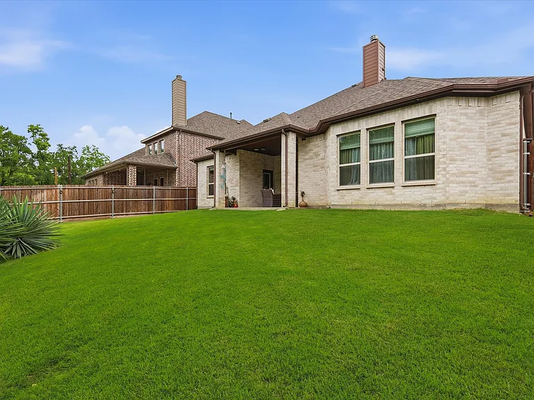 616 Lake Cove Dr — Photo 34