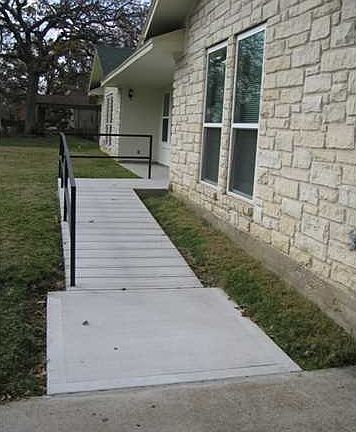 5th image of 1006 Highland Dr