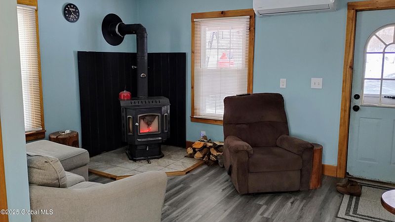 3rd image of 78 Scott Street
