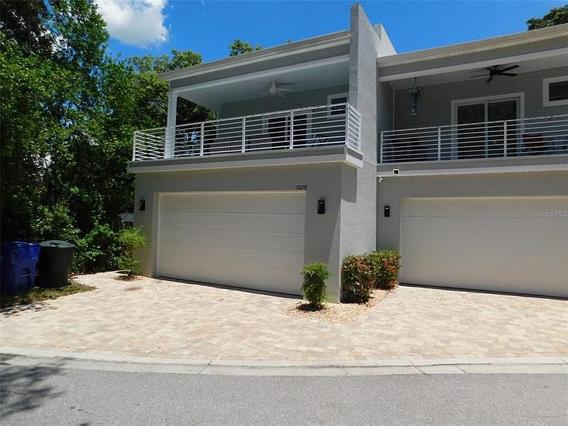 1st image of 1029 Park Dr
