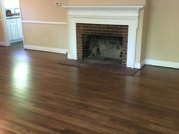 2nd image of 1526 Augusta St