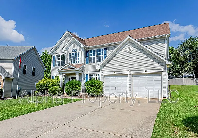 504 Collingsworth Ln — Photo 2