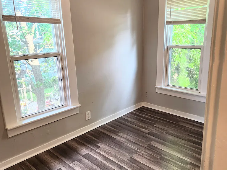 1455 E Mound St — Photo 12