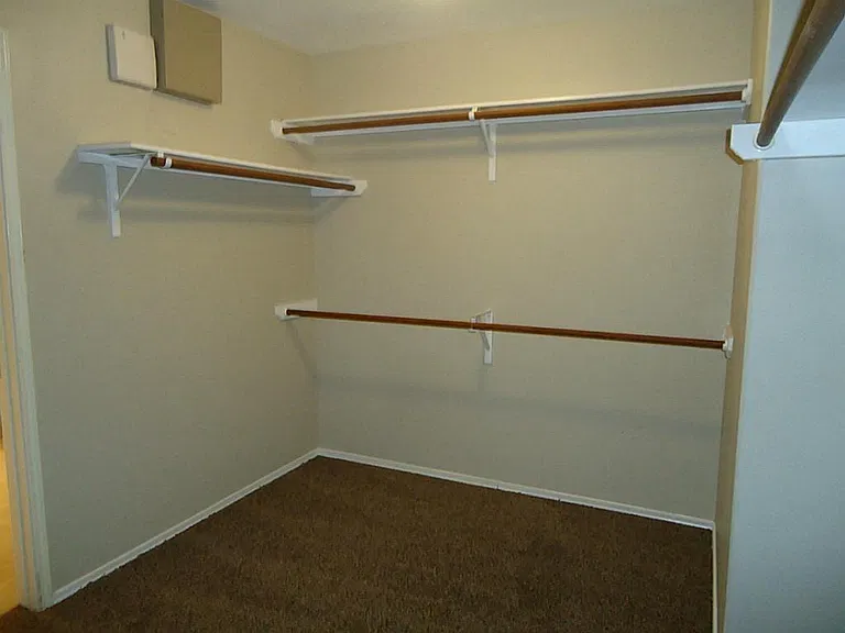 11047 Knobbley Oak Ct — Photo 28