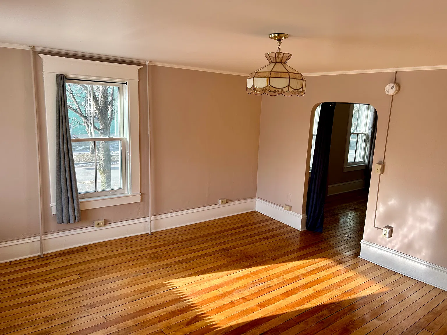 221 N Winooski Ave — Photo 2
