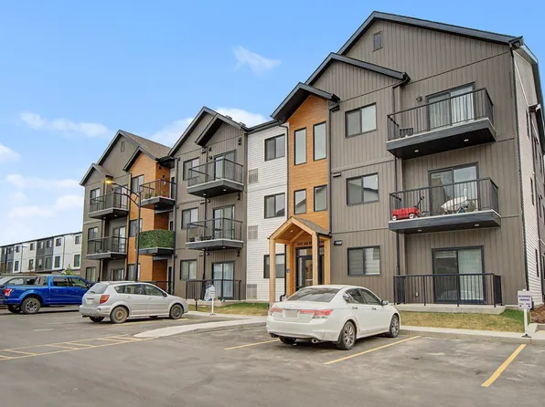 9215 228th St NW #305, Edmonton, AB T5T 4N5