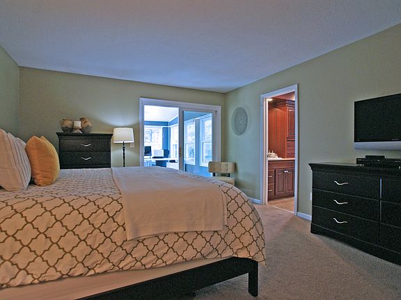 2nd image of 3761 Stoneybrook Ct