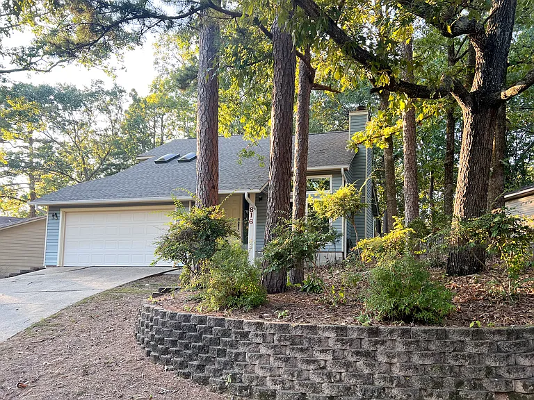 816 Cedar Ridge Dr — Photo 2