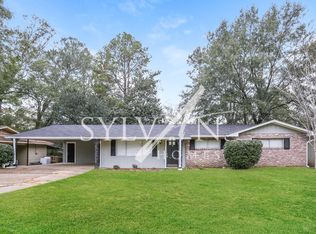 1042 Fairway St, Jackson, MS 39212