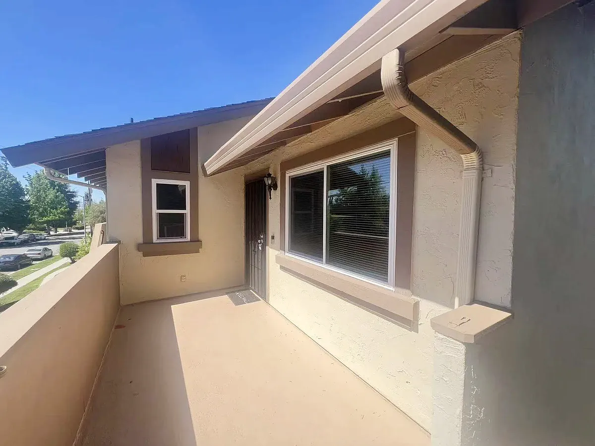 Building Photo - 172 Hackamore Ln