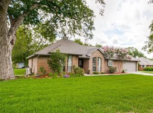 330 Lynnie Penny Ln, Midlothian, TX 76065