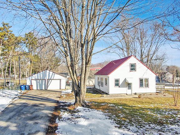 2nd image of 560 Court ROAD