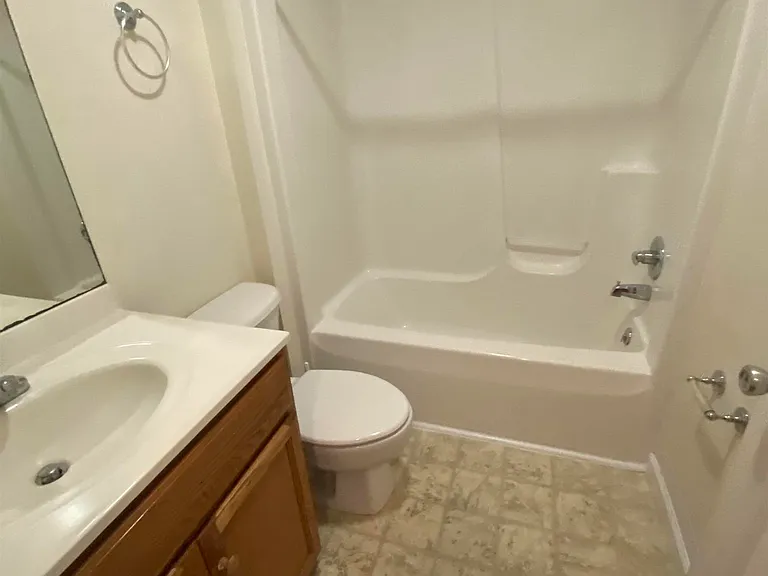 393 Dille St #5 — Photo 4