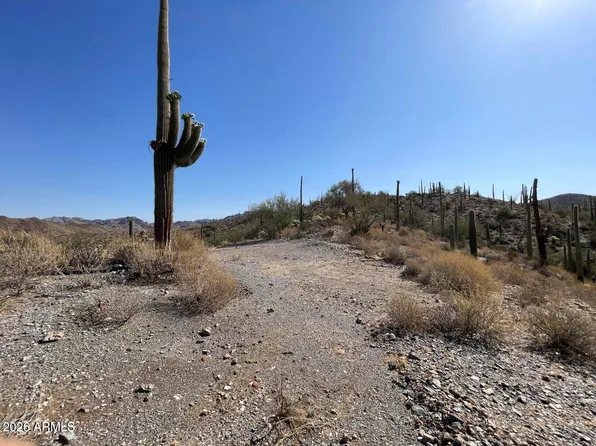3246 N SILVER TIP Trail #B, Queen Valley, AZ 85118