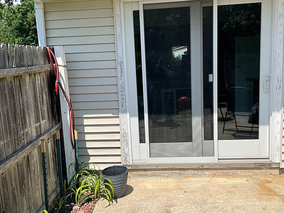 4th image of 20 Magnolia Ct
