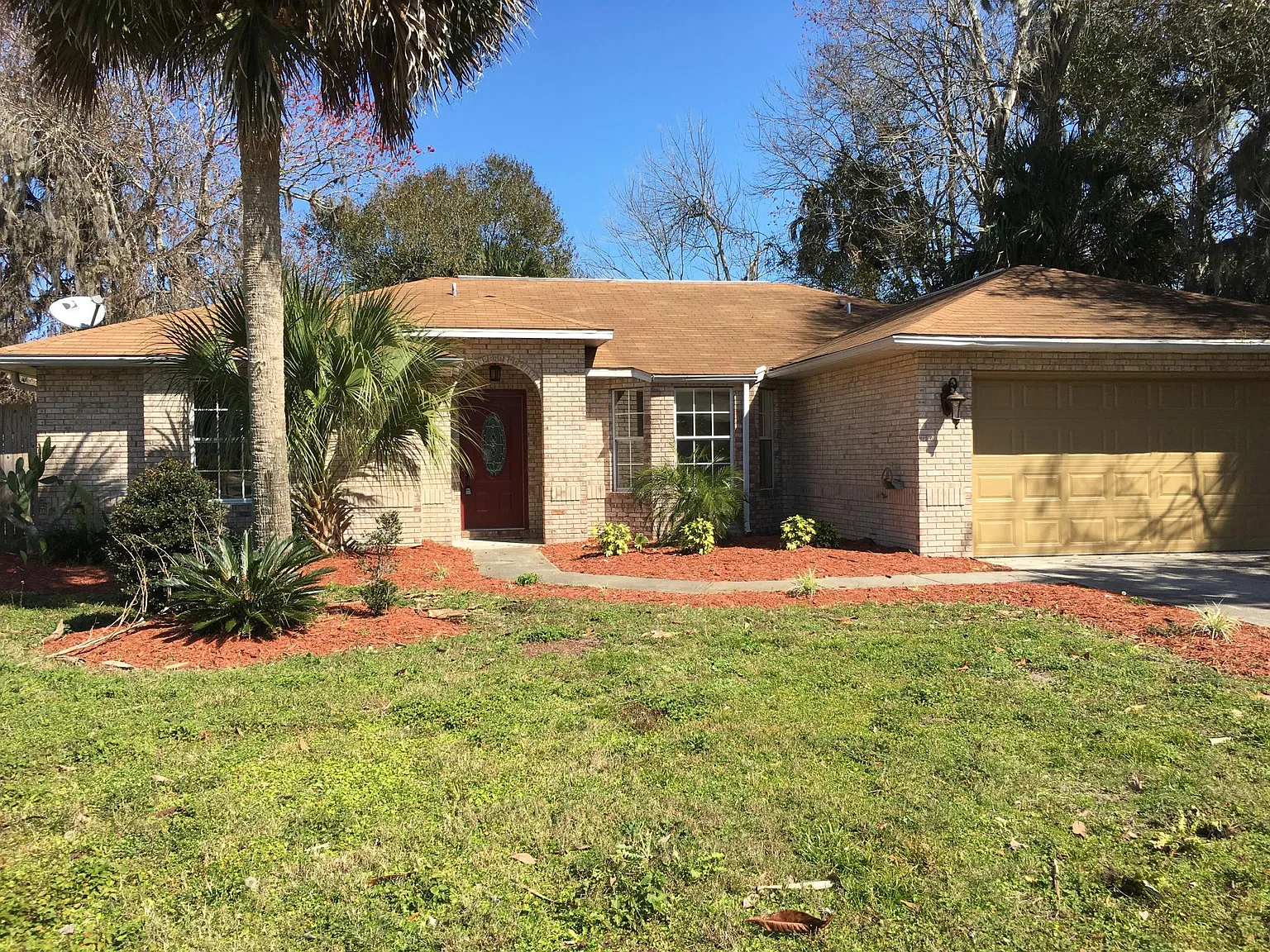 3 bed, 2.5 bath, 1607 sqft, $2,400 — Photo 1