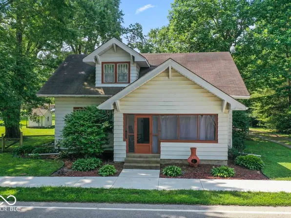 351 E Pierce St, Whitestown, IN 46075