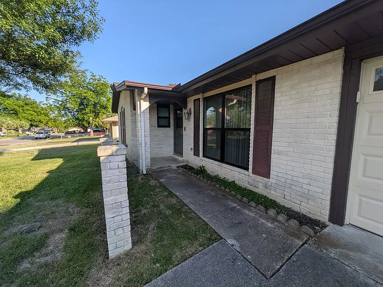 6618 Cloverbend St — Photo 5