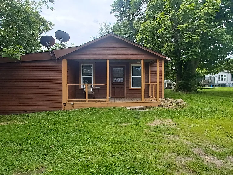 1202 Gatewood Rd — Photo 1