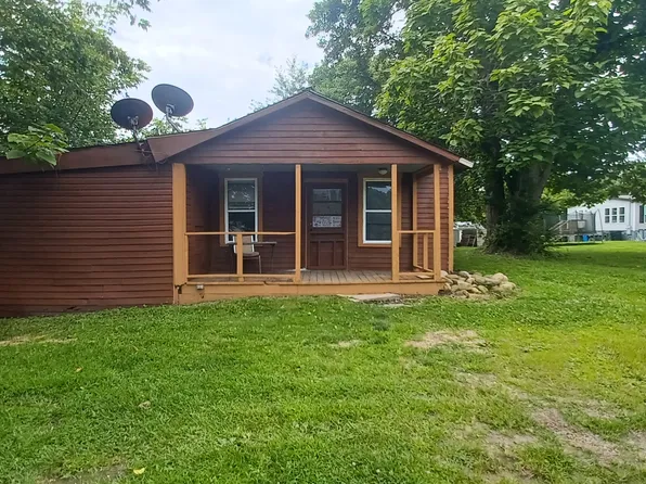 1202 Gatewood Rd, Fayetteville, WV 25840