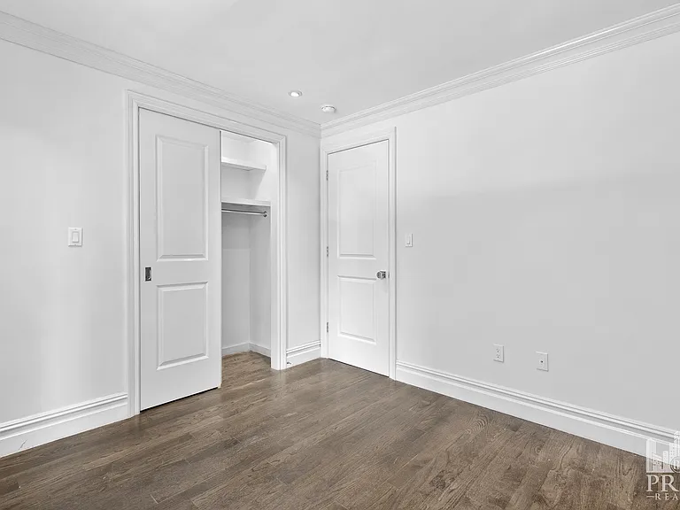244 10th Ave #4W — Photo 8