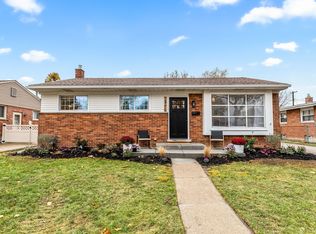 2942 Grange Rd, Trenton, MI 48183