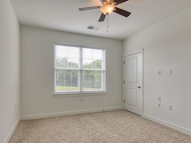 The Apartments at Hallstead Reserve. Modern. Welcoming. Authentically Suffolk. — Photo 108