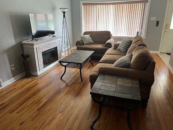 2nd image of 7405 Shaftesbury Ave