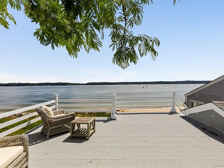 335 Centre Island Rd — Photo 3